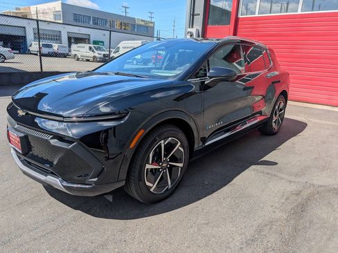Used 2025 Chevrolet Equinox EV LT FWD image 6