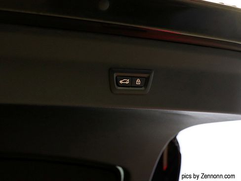 Certified 2023 BMW X4 xDrive30i w/ Premium Package image 28