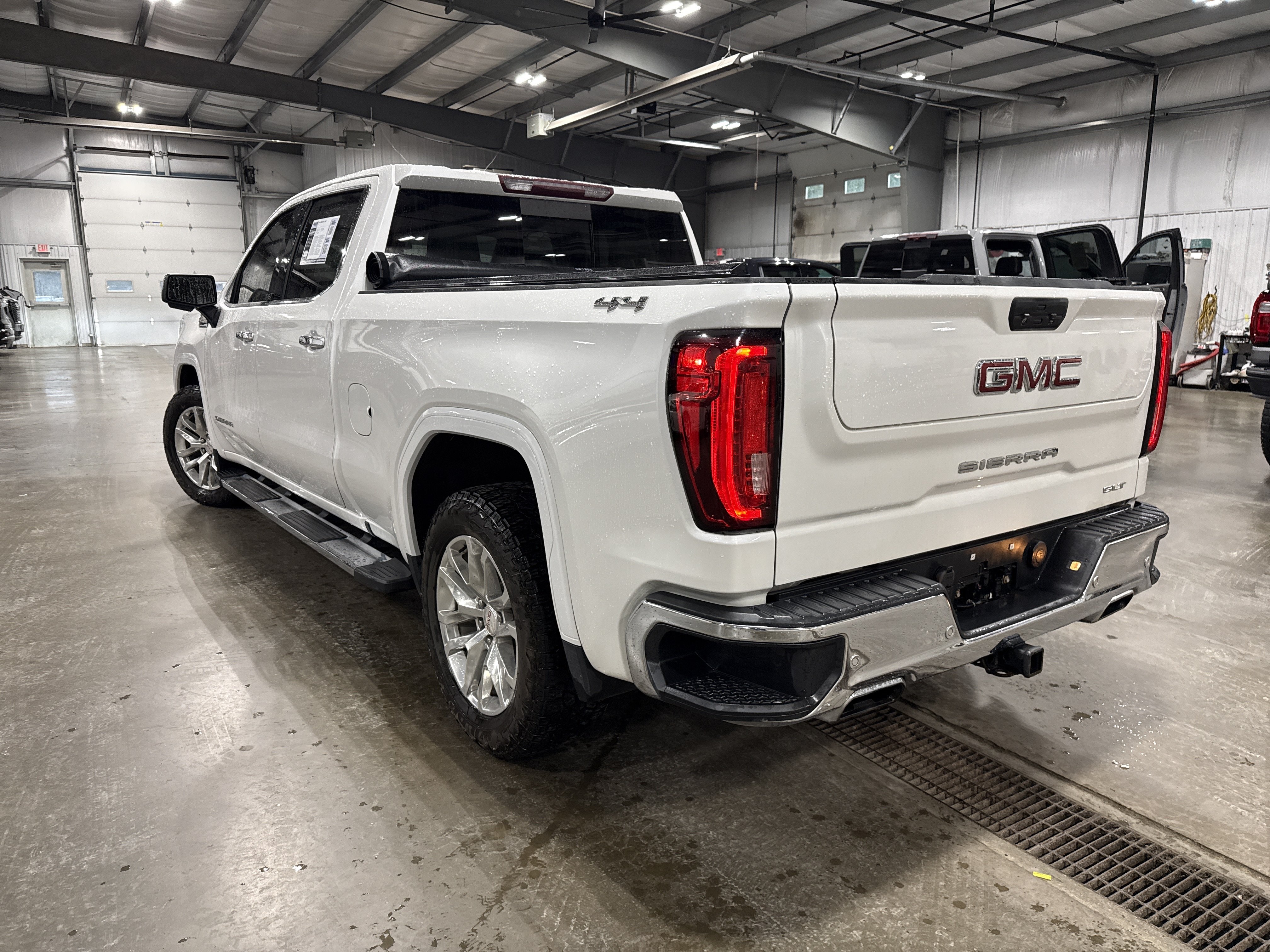 Used 2019 GMC Sierra 1500 SLT w/ SLT Premium Package AWD/4WD image 4