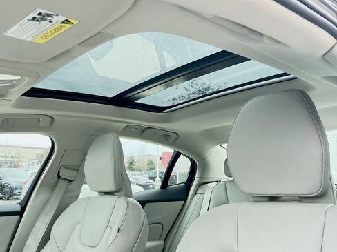 Certified 2024 Volvo S60 B5 Plus image 23