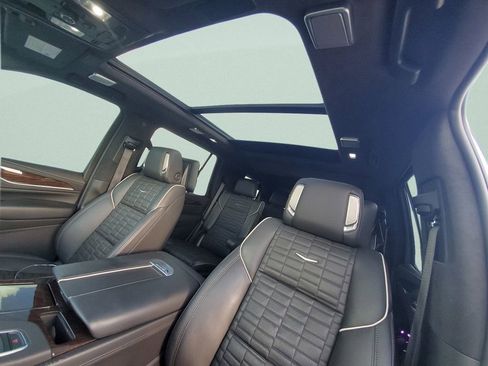 Used 2022 Cadillac Escalade Sport Platinum w/ Heavy-Duty Trailer Package AWD/4WD image 20