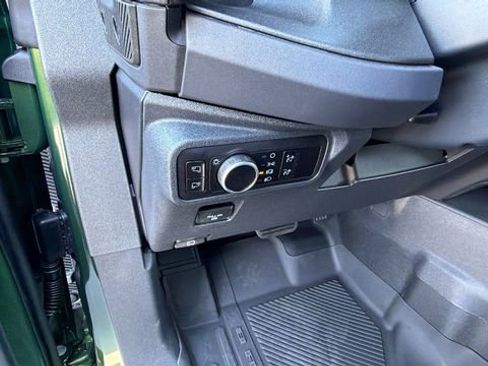 New 2025 Ford Bronco Badlands image 30