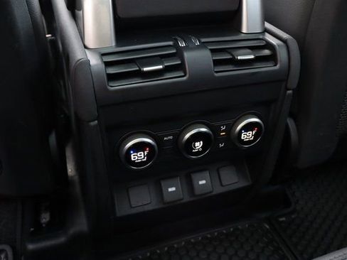 Used 2023 Land Rover Defender 130 X-Dynamic SE image 49