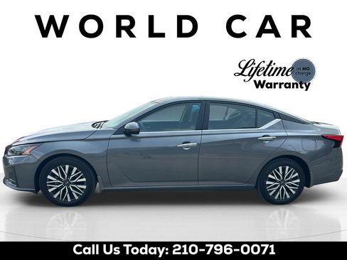 Used 2025 Nissan Altima 2.5 SV w/ SV Premium Package FWD image 6