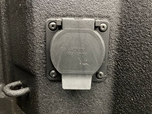 Used 2021 GMC Sierra 1500 AT4 w/ Technology Package image 30