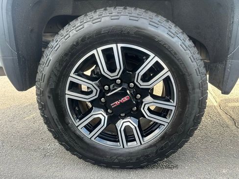 Used 2022 GMC Sierra 2500 AT4 w/ AT4 Preferred Package image 24