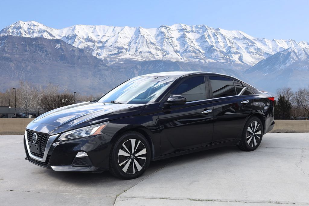 Used 2021 Nissan Altima 2.5 SV FWD image 2