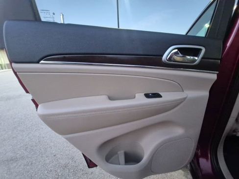 Used 2018 Jeep Grand Cherokee Limited w/ Luxury Group II image 12