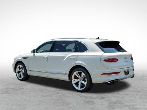 Used 2023 Bentley Bentayga Extended Wheelbase AWD/4WD image 3