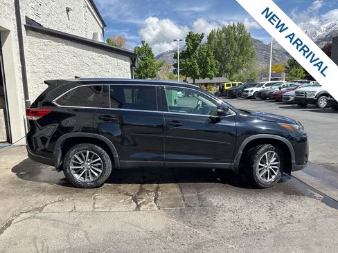 Used 2019 Toyota Highlander XLE image 8