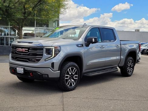 Used 2024 GMC Sierra 1500 AT4 w/ Technology Package AWD/4WD image 10