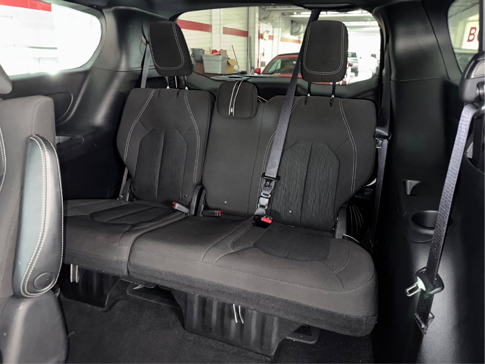Used 2020 Chrysler Pacifica Touring w/ S Appearance Package FWD image 36
