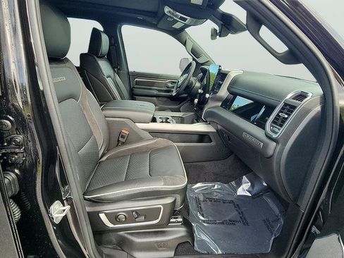 New 2026 RAM 1500 Laramie AWD/4WD image 18