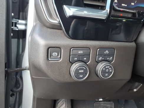 Certified 2025 Chevrolet Silverado 1500 RST AWD/4WD image 21