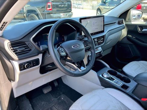 Used 2023 Ford Escape SE w/ PHEV Premium Package image 16