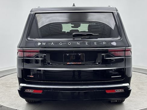 Used 2024 Jeep Wagoneer L Series II RWD image 7