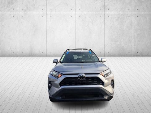 Used 2020 Toyota RAV4 XLE image 2