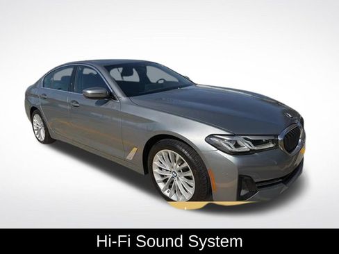 Used 2023 BMW 530i w/ Premium Package RWD image 3
