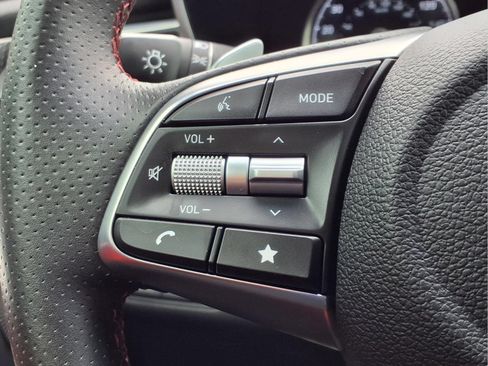 Used 2022 Genesis G70 3.3T Launch Edition RWD image 21