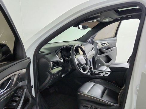 Used 2023 Chevrolet Traverse Premier w/ Redline Edition FWD image 16
