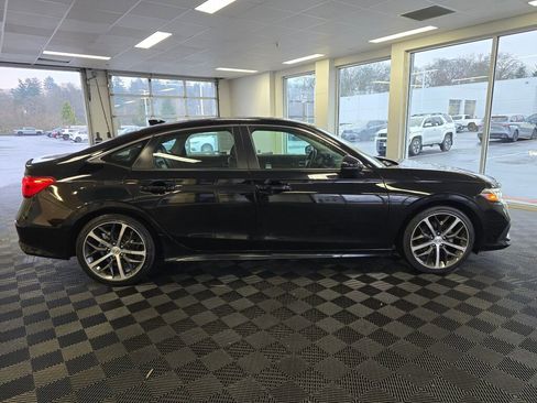 Used 2022 Honda Civic Touring image 3