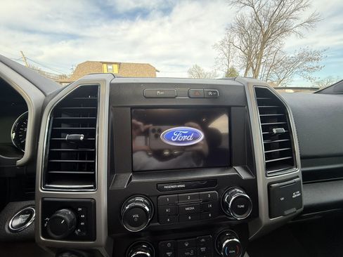 Used 2019 Ford F150 Lariat image 16