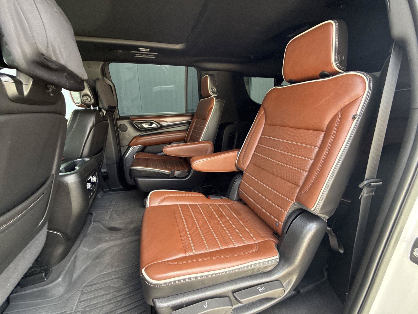 Used 2024 GMC Yukon XL Denali Ultimate AWD/4WD image 15