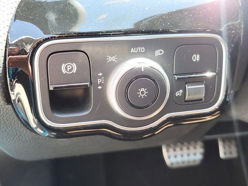 Certified 2025 Mercedes-Benz CLA 250 4MATIC image 19