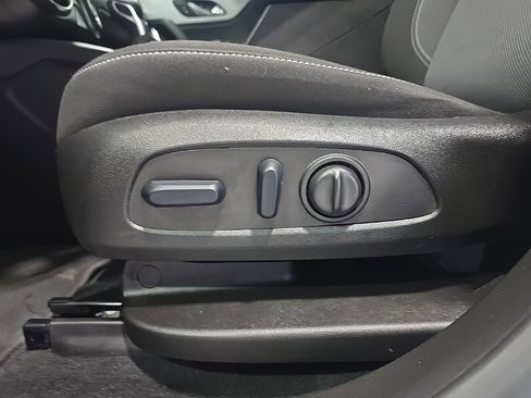 Used 2025 Chevrolet Blazer LT image 15