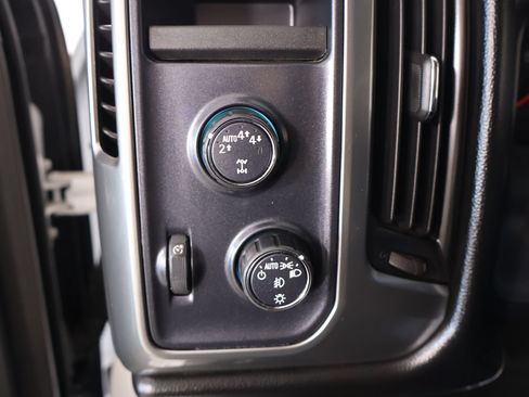 Used 2018 Chevrolet Silverado 1500 LT w/ Texas Edition AWD/4WD image 7