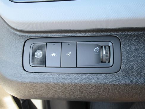 New 2027 Chevrolet Bolt LT w/ Comfort Package FWD image 20