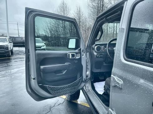 Used 2019 Jeep Wrangler Unlimited Sport S AWD/4WD image 22