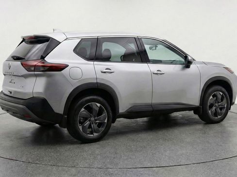 Used 2025 Nissan Rogue SV image 9