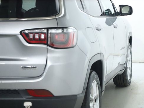 Used 2024 Jeep Compass Latitude image 45