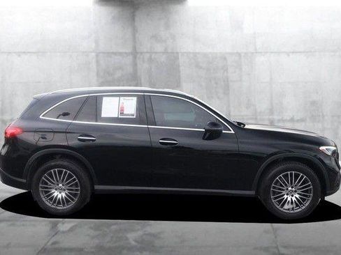 Used 2024 Mercedes-Benz GLC 300 4MATIC image 5