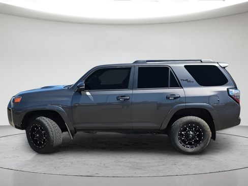Used 2020 Toyota 4Runner TRD Off-Road Premium w/ Moonroof Package AWD/4WD image 8