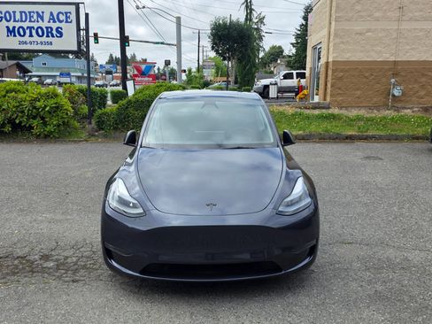 Used 2023 Tesla Model Y Long Range AWD/4WD image 2
