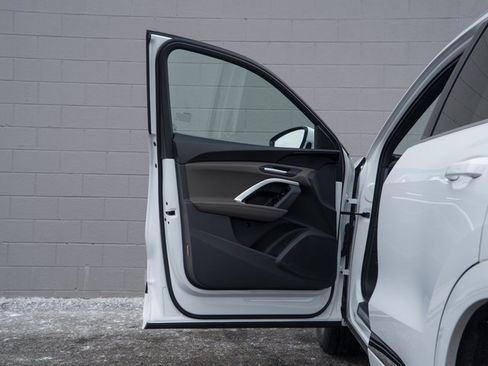 Certified 2025 Audi Q5 Premium w/ Convenience Package image 15