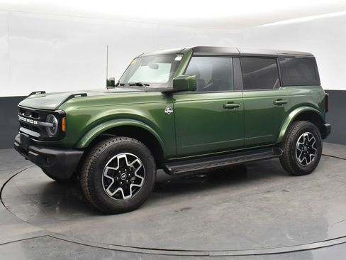 Used 2025 Ford Bronco Outer Banks image 1