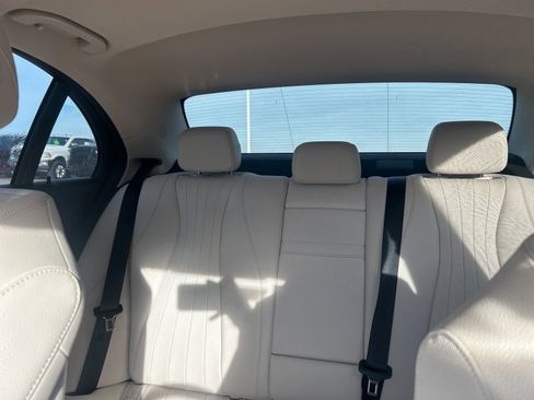 Used 2017 Mercedes-Benz E 300 image 17