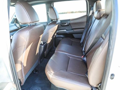 Used 2017 Toyota Tacoma Limited image 18