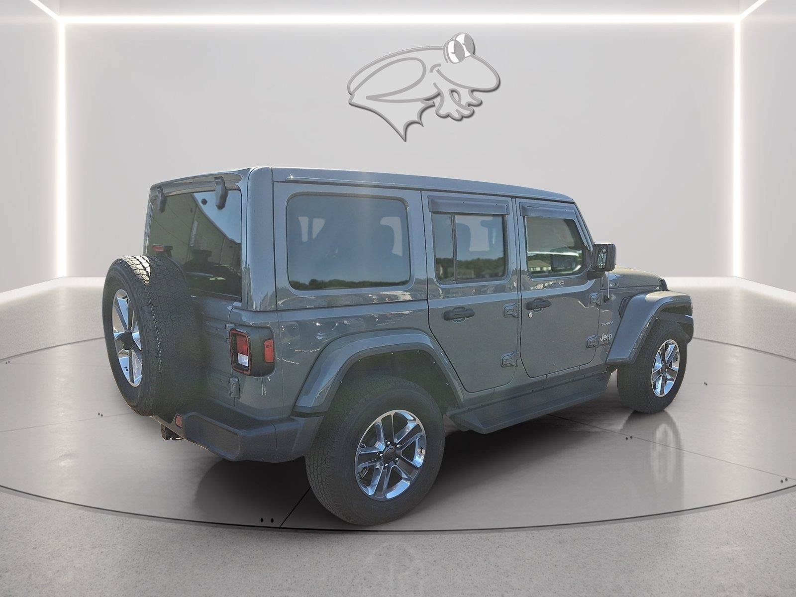 Used 2022 Jeep Wrangler Unlimited Sahara w/ Cold Weather Group AWD/4WD image 5
