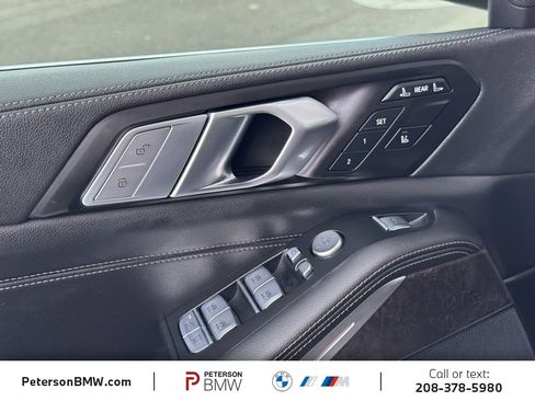 Used 2022 BMW X7 xDrive40i w/ Premium Package image 28