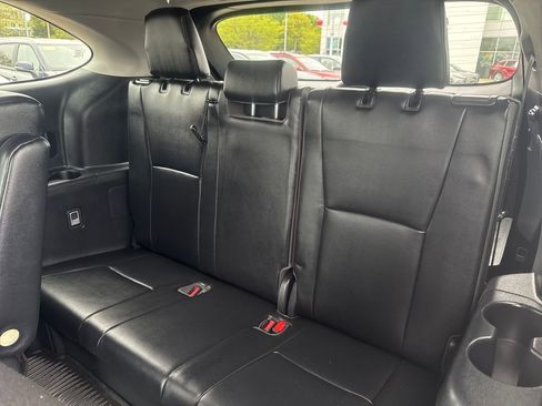 Used 2023 Toyota Highlander XLE AWD/4WD image 40
