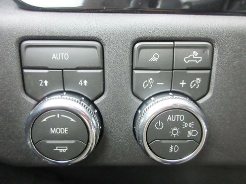 New 2026 GMC Sierra 1500 SLT w/ SLT Convenience Package AWD/4WD image 18