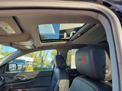 Used 2023 GMC Acadia AT4 w/ Technology Package image 19