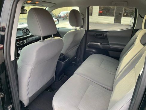 Used 2018 Toyota Tacoma SR5 image 12