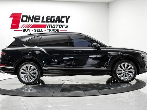 Used 2023 Bentley Bentayga Extended Wheelbase AWD/4WD image 7