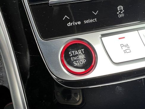 Certified 2024 Audi RS Q8 image 31