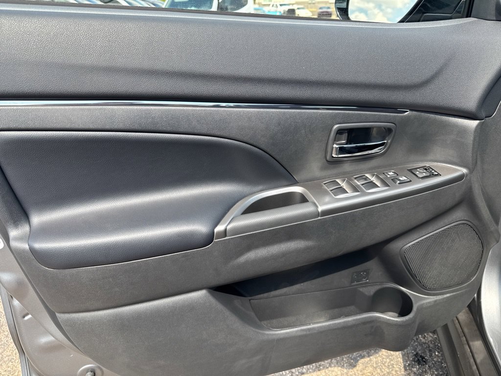 New 2027 Mitsubishi Outlander Sport SE FWD image 30